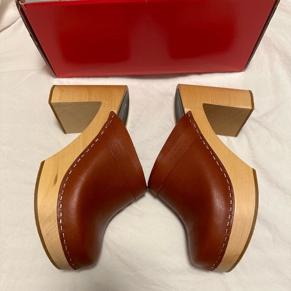 Swedish Hasbeens Clogs, Size 40 , Color Cognac - Picture 7 of 9